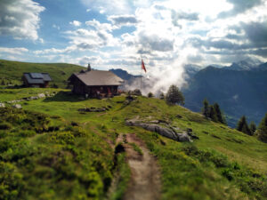 hut to hut hiking switzerland